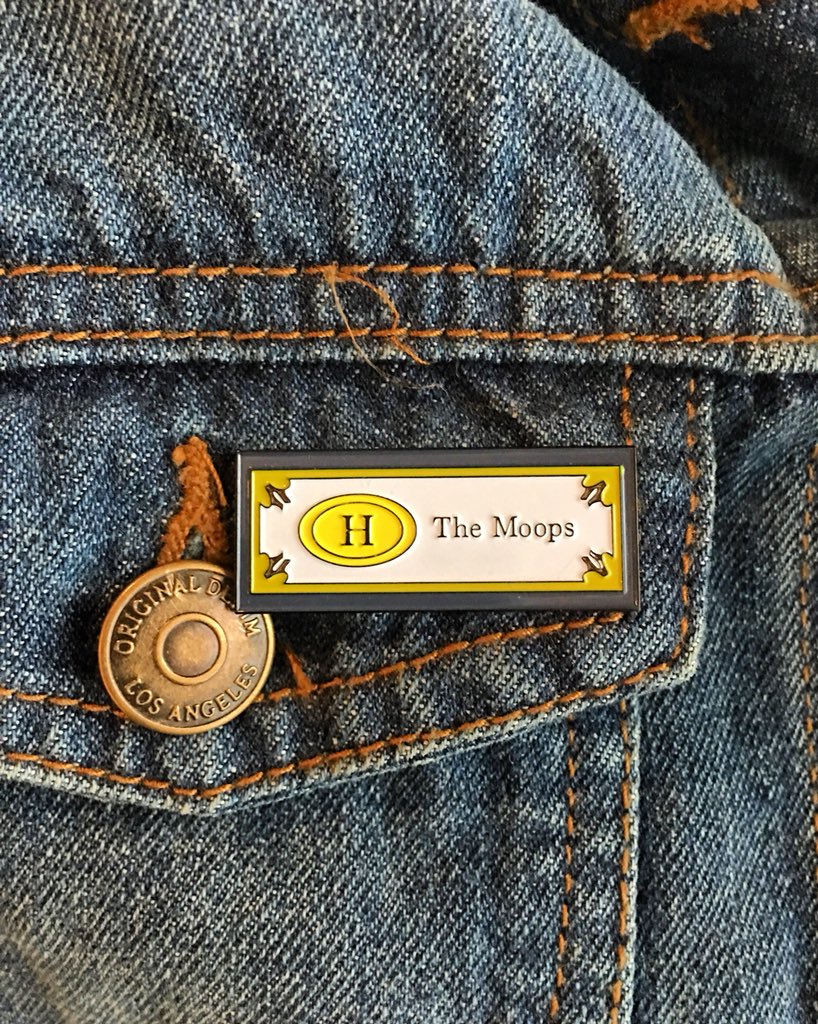 TheAlbionGirl's tweet photo. New #PinBadge. #Seinfeld fans will know 👌🏼😉 #TheMoops https://t.co/cYUmeSjRHy