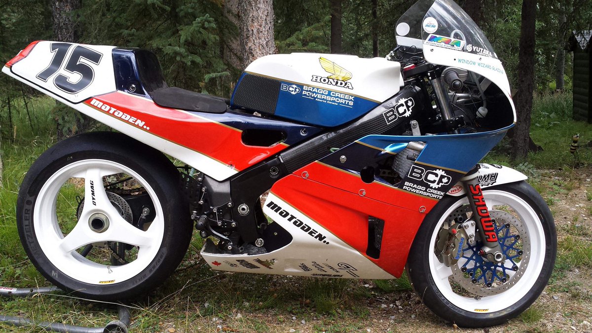 girth59's tweet photo. So pleased to announce that I will be riding this absolute beauty at the Classic Bol D’or this year for Bragg Creek Powersports #robertsracing #rc30 #hondaracing https://t.co/mhbciypZYr