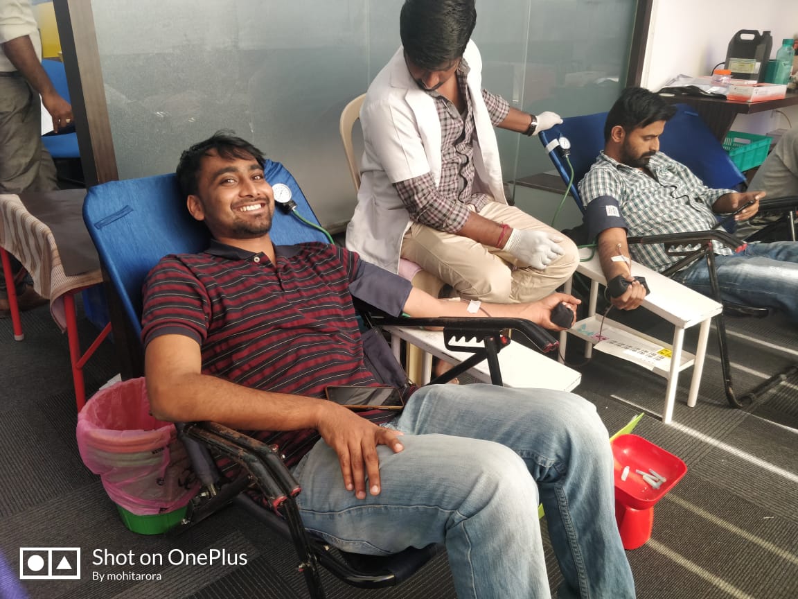 Tech_Chefs's tweet photo. A Noble Act from our TechChefs peeps by donating precious natural resource of all - "BLOOD".
#blooddonation #GiveBlood #blooddrive #donateblood #nobleact #BeingHuman https://t.co/S8cFq2zfeh