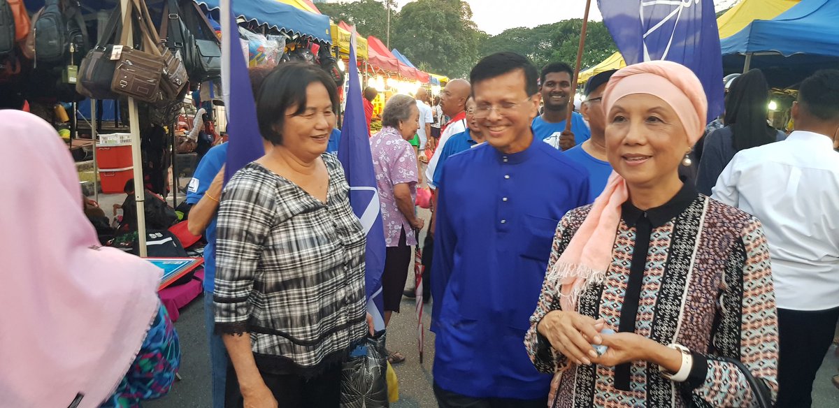 petalingputra's tweet photo. Malam ini selesai Walkabout Pasar Malam di Taman Sri Sentosa, YM DSU @RajaNongChik Solat Mahgrib dan Baca Yasin bersama Ahli Kariah Masjid Imam Art Termizi. Ucapan DSURNC sampaikan kpd yg hadir, pesanan ringkas #Perpaduan #HebatNegaraKu #MalaysiaNegaraKu #KaliIniLah @Zuhri https://t.co/wavv7wOvSk