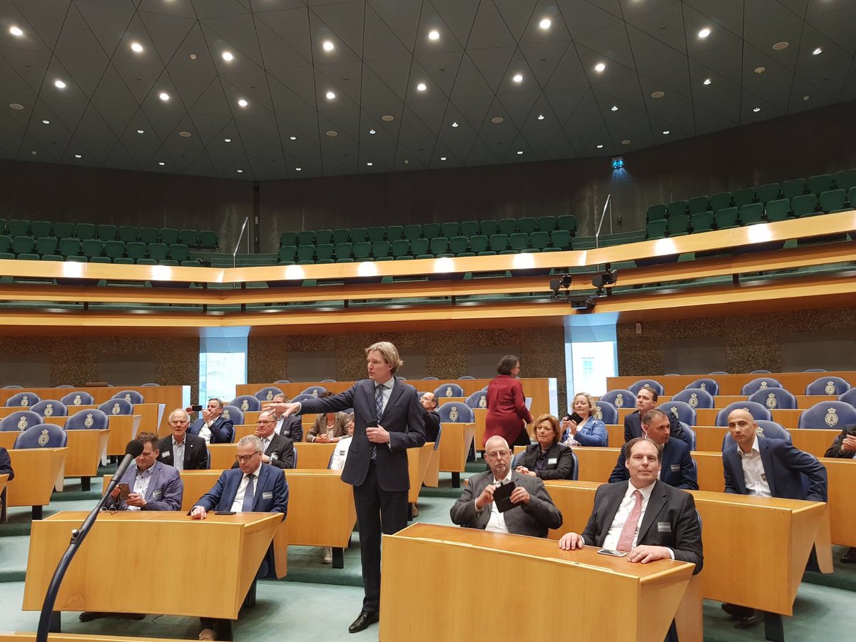 foortvanoosten's tweet photo. Mooi bezoek en plezierige mensen ook; dertig ondernemers uit #Drechtsteden #Dordrecht https://t.co/x2rzzgk3ER