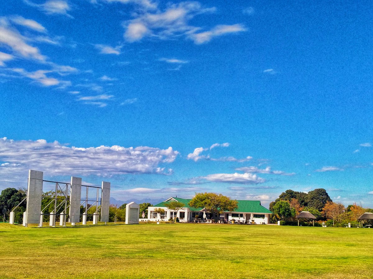 Seems a fine day for a pint of @bingsbru at The Clubhouse. Constantia. Just dropped off anther keg.