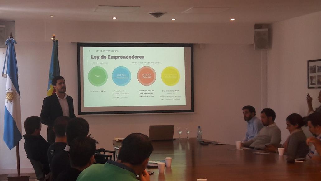 CortesMaxiArg's tweet photo. Gracias @Lucas_Cornejo por acompañarnos en Aiventure, Club de Inversores del Centro. #Parabolt #tandil #Cepit https://t.co/EBOVC50iBy