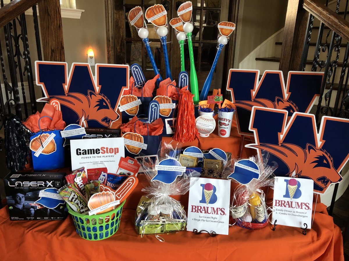 Wakelandbasebal's tweet image. See you tomorrow night!  Let’s raise money for JDRF!  Check out our raffle items and game booth prizes!   Everyone will leave a winner. 6:30 at the Wakeland Ballpark.