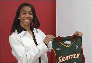 UNMLoboWBB's tweet photo. .@WNBA Draft day and #ThrowbackThursday! Here’s a little throwback to the 2006 @WNBA Draft featuring Assistant Coach @egrant14, who was drafted 39th overall by the @seattlestorm! #ProLobos 🐺🏀 https://t.co/HP632UjLyL