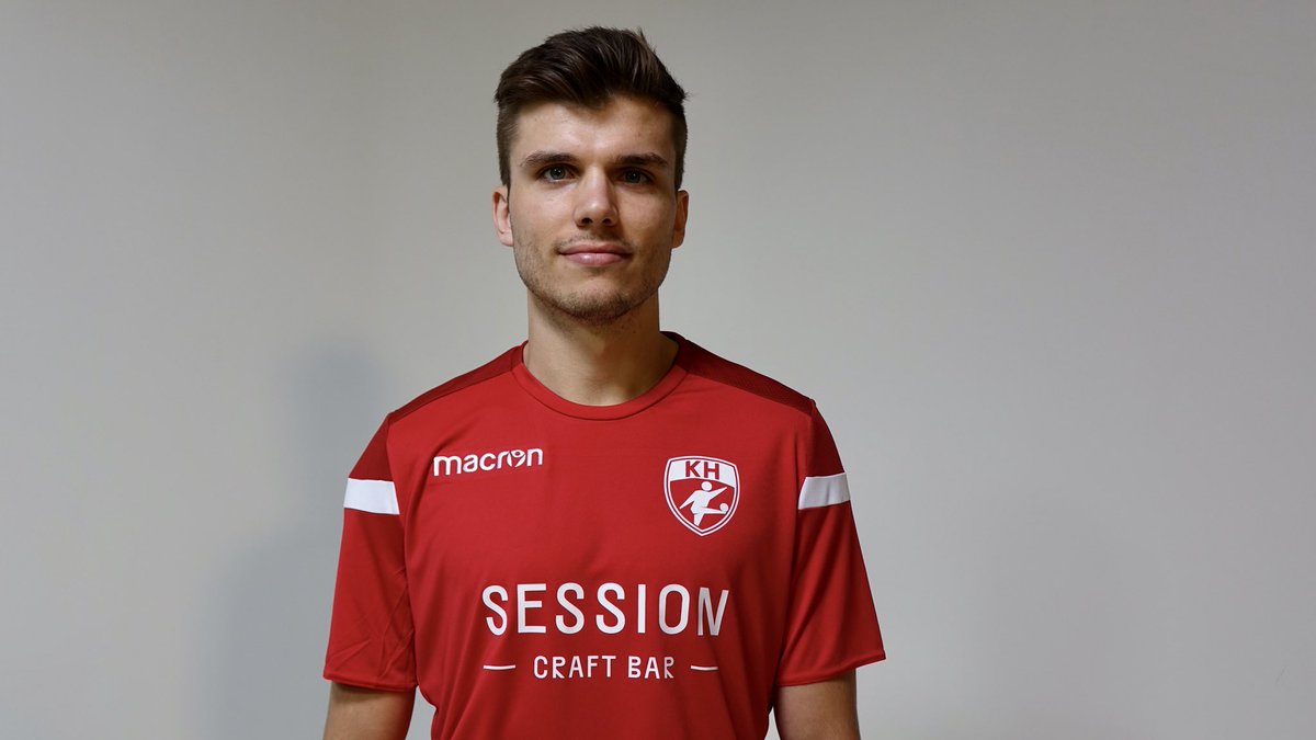khfotbolti's tweet photo. ➡️ KH treyjan 2018! 🎉

Sjóðheit hönnun frá @macronisland með Session Craft Bar sem nýjan aðalstyrktaraðila.

#PlayToInspire https://t.co/hHxeDNozDg
