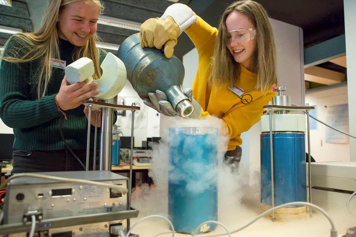 Vandaag is het #Girlsday2018! In ons magazine βετα lees je meer over hoe vrouwen terrein winnen in de wereld van bèta. Interesse? het artikel vind je op pagina 10, 11 en 12 via onderstaande link: regionaalsteunpuntzuidholland.nl/wp-content/upl…