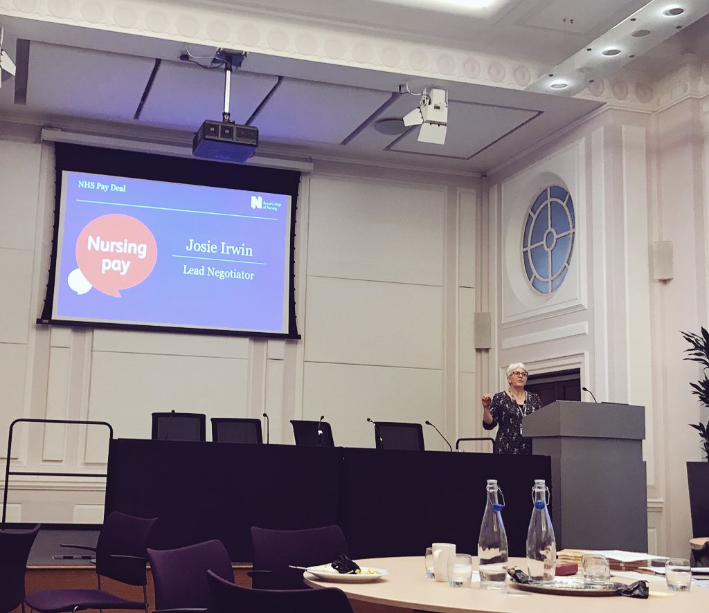 RCN_SotonIOW's tweet photo. Time for @josieirwin to brief the SIOβs on the #NHSPay deal @RCNStudents #DitchTheDeal #LetsDoTheDeal https://t.co/OFGmijvcGW