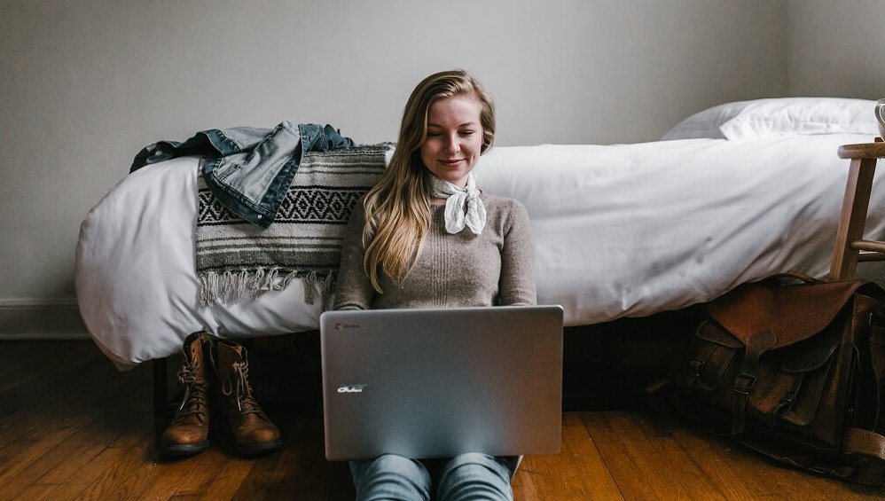 vickyecommerce's tweet photo. If your #ecommerce sales are slumping, here are 9 ways you can insert product promotions that will prompt your customers to convert: https://t.co/0QUSJCZXOM https://t.co/JDrISCTHYV