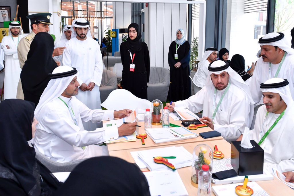 كما أود أن أثني على الجهود التي اتسمت بالعمل التشاركي بين مختلف المؤسسات، فبهذه الروح الجماعية الإيجابية نستطيع تحقيق تطلعات شعبنا، فنحن حكومة للناس نعمل من أجلهم