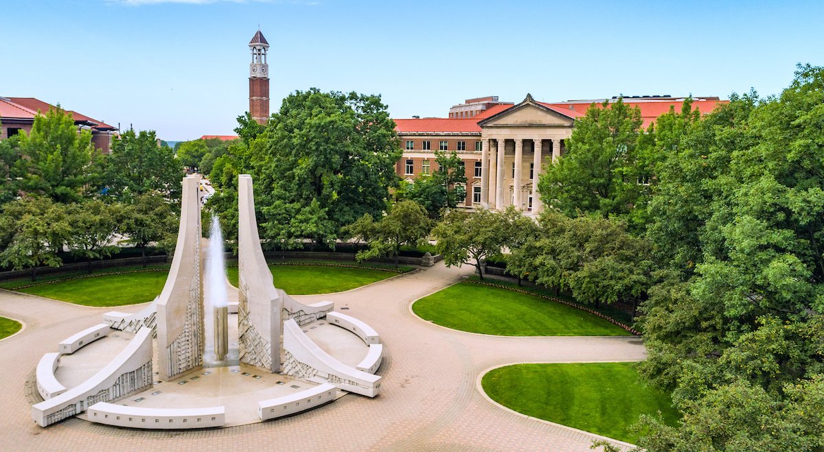 LifeAtPurdue's tweet photo. We are proud to share that @purduemitch has announced an unprecedented 7th straight year of frozen tuition! #BoilerUp 🖤💛 https://t.co/Wj9FzT6vDR https://t.co/CRC5QsCAwg