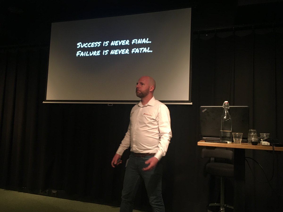 SmartIMtweet's tweet photo. Erik in actie tijdens #Conversion18 #crotakeaways https://t.co/y4jtLbYmO7