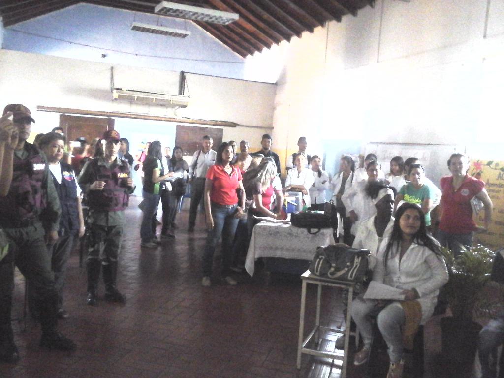 Hoy #PlanJuntosHacemos en #Roscio Abordaje integral e integrado en la EBB Francisco Aranda #ROSCIO #JuntosEsPosible @MPPEDUCACION