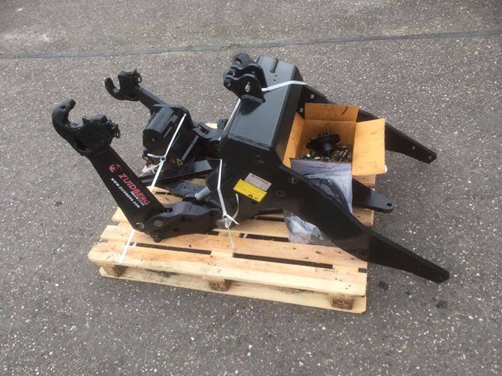 bruyntrac's tweet photo. Zuidberg Fronthef + Pto T6000 4-cil #bruyntracparts #newholland https://t.co/Uzmd5nmLC7 https://t.co/5LxwxRKX5V
