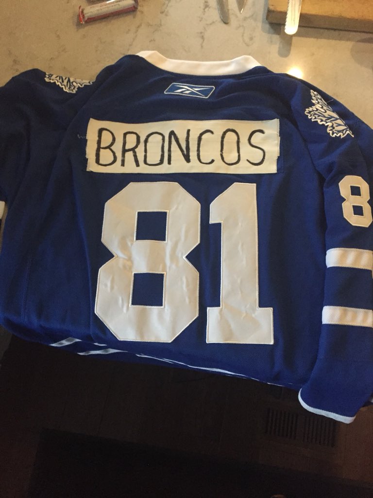 avsdadstuart's tweet photo. #jerseysforhumboldt https://t.co/ApVzUhzQTn