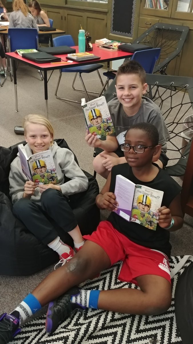 Ellsworth_4th's tweet photo. Ss @Ellsworth203 are participating in student-initiated books clubs, thank you Home &amp; School for this opportunity! #inspire203 https://t.co/r6EdOdg6Nt