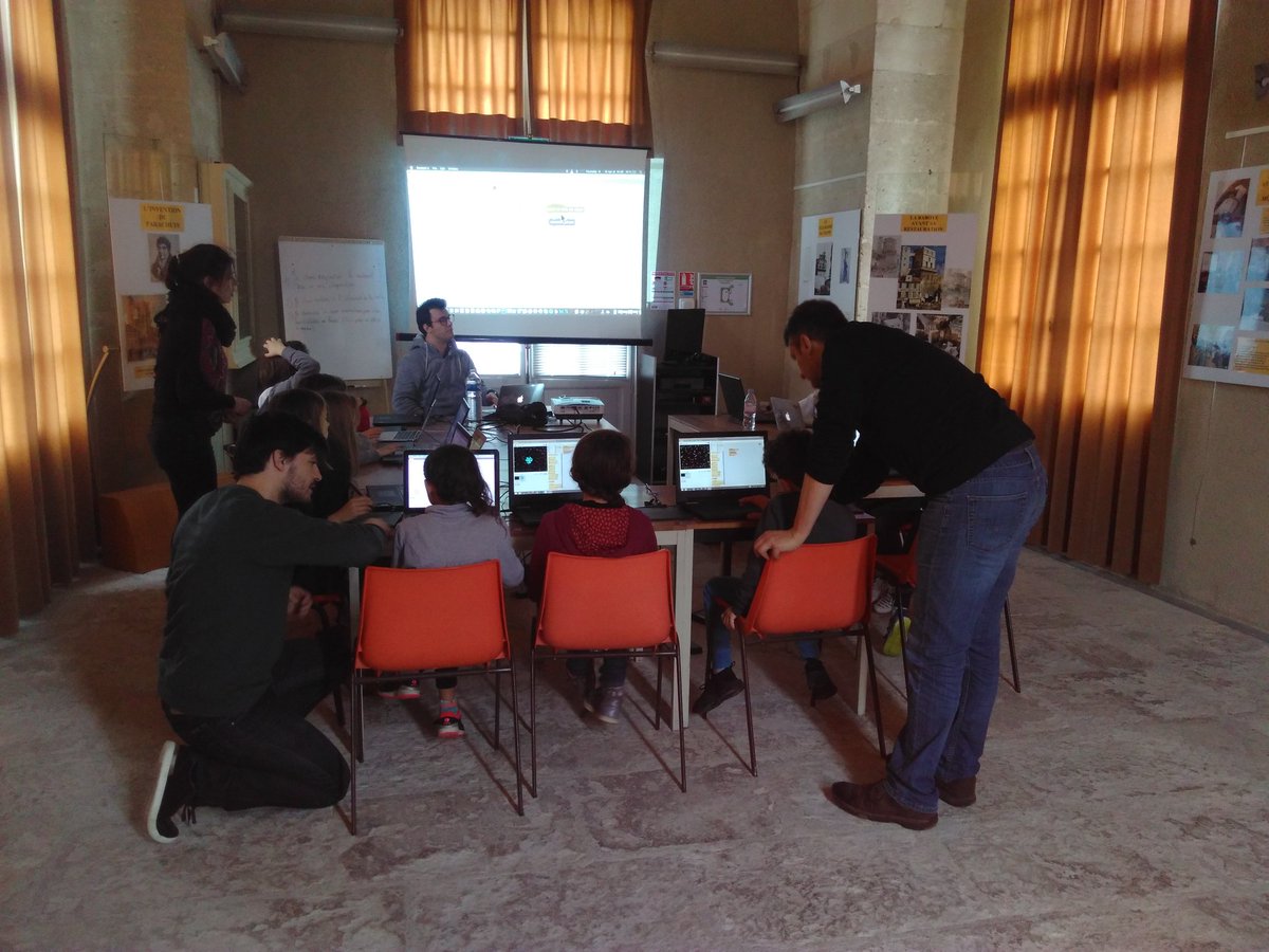 vjrtuasfndn's tweet image. Des plus petits aux plus grands : le jeu vidéo au coeur du #MICC18 avec @Ecdc34, la @GaChaJam, l'Edugame Jam...et tant d'autres...