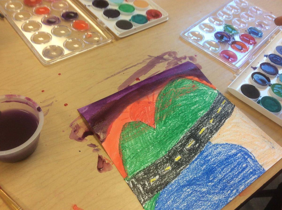 avrceprograms's tweet photo. #picturewriting @avrsbprograms P-1 Somerset Elementary! More to come🌄🖌painting sunsets https://t.co/9ksy6L97kK