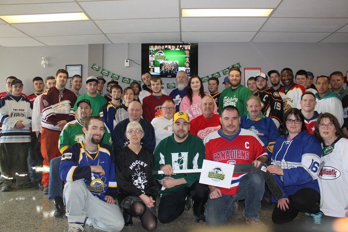 LindaReddigan's tweet photo. #HumboltdStrong @cna_pla @CNA_News @TownofPlacentia @CBCNL @ntv @VOCMNEWS CNA Placentia Campus paying tribute to the @HumboldtBroncos https://t.co/I7XFU99R6y