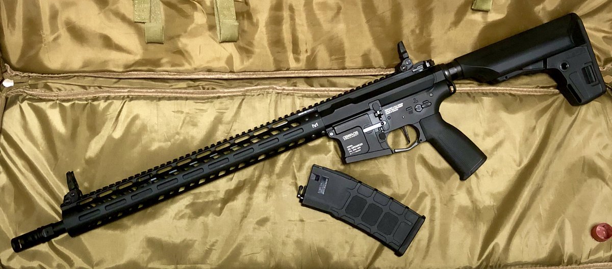 大和魂 G G Tr16 Mbr556whにpts製のストック グリップとバックアップサイトを装着してみました グリップの握りこみ易さと角度が絶妙で良き ストックも頬付けと片付けの良さもさる事ながらバッテリーの搭載種が豊富な事も良き G Gの無骨なレシーバーに