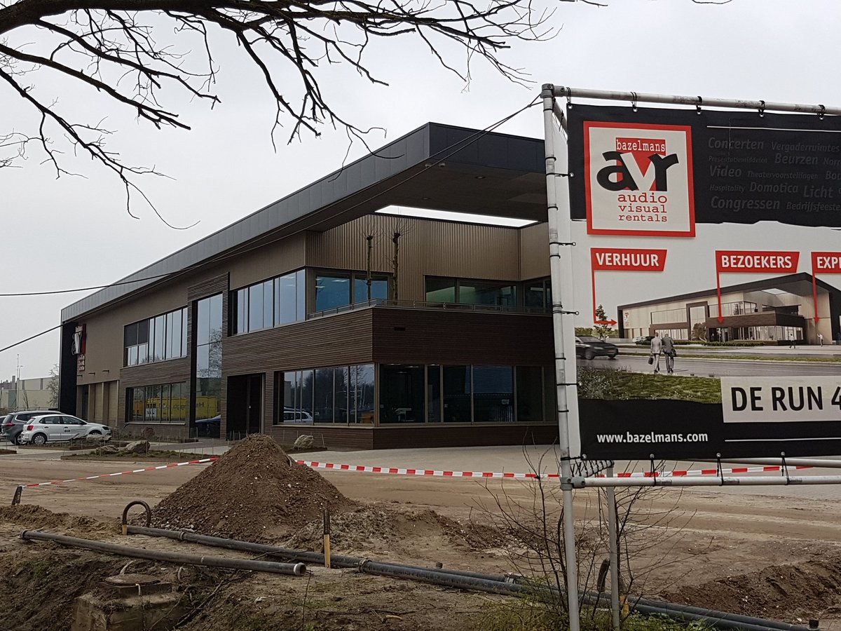 #Pareltjes in <a href="/Brainport_int/">Brainport Eindhoven</a> <a href="/BestronicsNL/">BESTRONICS NL</a> @BazelmansAVR Wat drijft deze ondernemers? <a href="/AntonRally/">Anton van Limpt</a> en <a href="/WiljanBazelmans/">Wiljan Bazelmans</a>