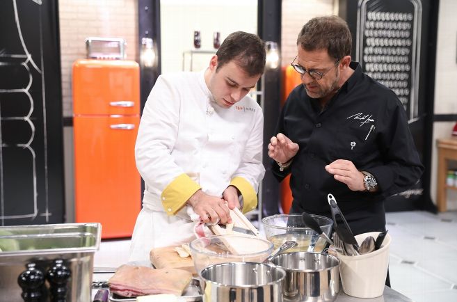 lamontagne_fr's tweet photo. #TopChef2018 L'Auvergnat @CDescouls qualifié pour les demi-finales @TopchefM6 https://t.co/sbwMe0UmFV https://t.co/JYU26SegfR