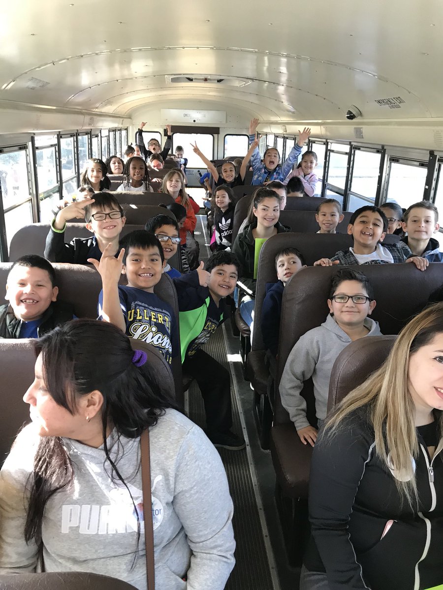 MrsBell2ndGr's tweet photo. Museum of Science &amp; Industry, here we come! https://t.co/mgvZ9ZnI7F