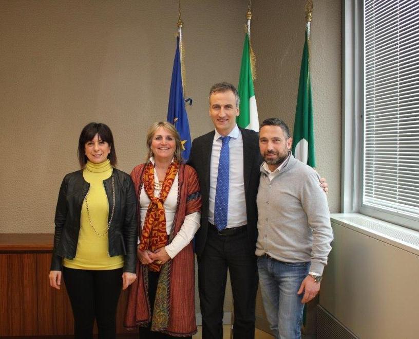 ConsLomb's tweet photo. In @ConsLomb insediata la Giunta delle #Elezioni che valuterà eventuali casi di incompatibilità e ineleggibilità: eletta presidente @elisabettastrad, vice presidente @ccarzeri, consigliere segretario @FrancoLucente. Leggi su  https://t.co/WXPc36wjos @FermiAlessandro https://t.co/CpV3YSVsIz
