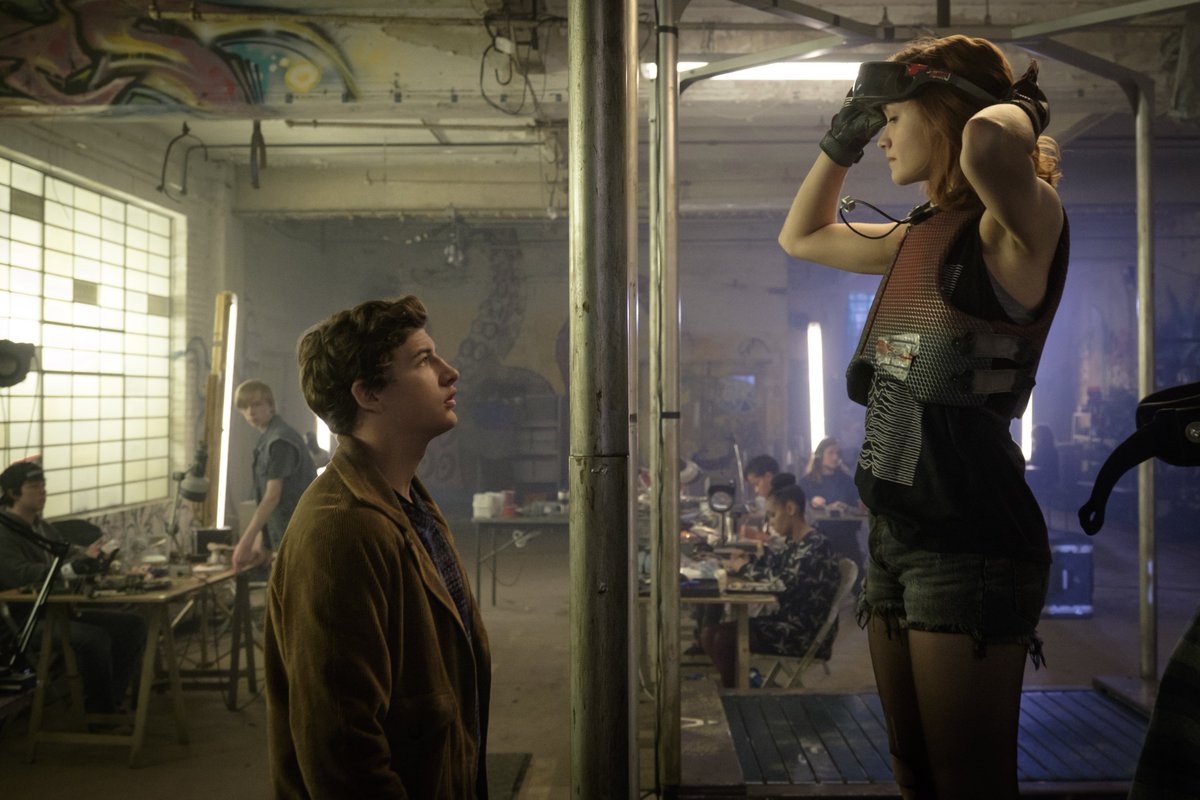 RPOspain's tweet photo. "En 2045 no hay ningún sitio al que ir. Ninguno. Excepto Oasis. Un universo virtual completo". - #ReadyPlayerOne https://t.co/uSn9WPV8Z2