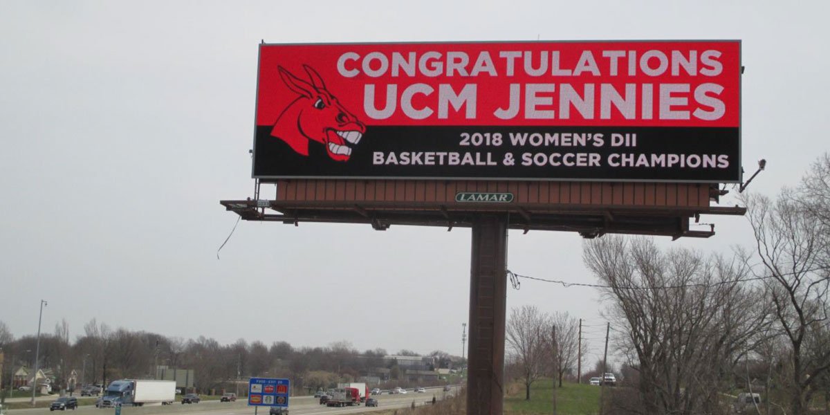 UCentralMO's tweet photo. Good looking billboard, right? Keep an eye out for it on I-70 west in Blue Springs and Highway 350 at 3rd Street in Lee's Summit, courtesy of Lamar Billboards. @UCMWBB @UCM_Soccer #teamUCM #YearOfTheJens https://t.co/LG3PsZoJPx