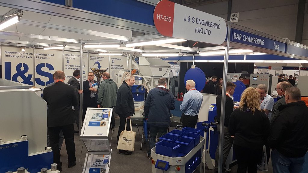 J_SEngineering's tweet photo. Fantastic day @MACHexhibition today! Super busy stand - just the way we like it & converting interest into orders ππΌ#fullyautoswarfcentrifuge #barchamfering #swarfbriquettingdemos #machinecleaners #swarfspinners #ukmfg #MACH2018 https://t.co/9WApEhT4nR