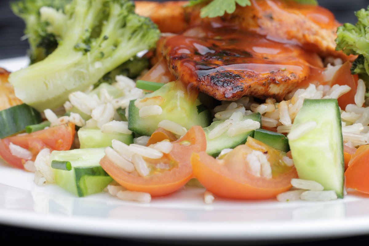 prepmonkeyuk's tweet image. Freshly Cooked Chicken with a drizzle of Lemon Chicken Sauce followed by Fluffy Rice and Steamed Vegetables.🍴

We like all our meals fresh, convenient, nutritious and super tasty!

Stay tuned for our Menu Release tomorrow.

Click here goo.gl/me7ETt

#mealprepuk #UKBFF