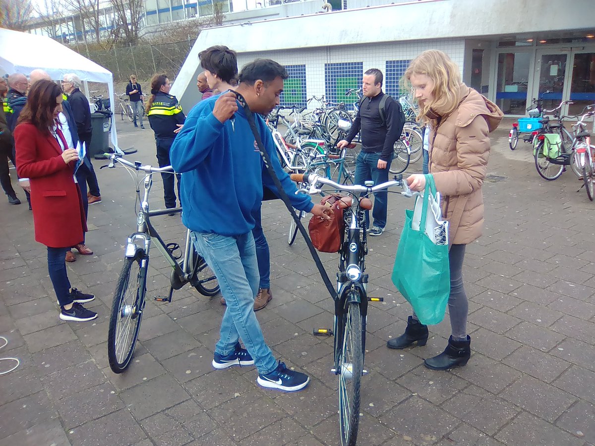 BuurTent metro Poortugaal
Laat hier uw fiets graveren