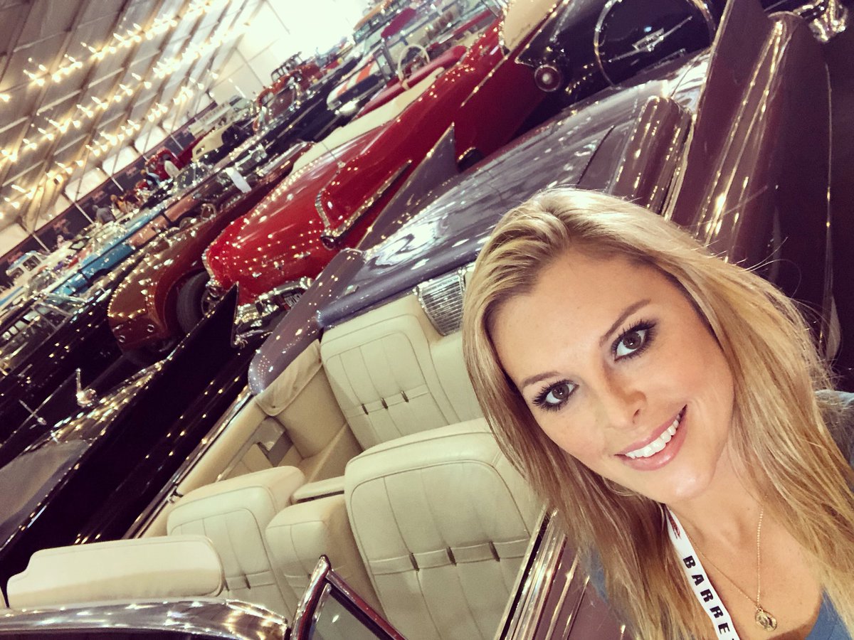 CristyLee09's tweet photo. Gettin pumped for Day 1 of @Barrett_Jackson Palm Beach - coverage begins on @Velocity today at 1pmEST 👊📺 #cartv https://t.co/39FHh81FrS