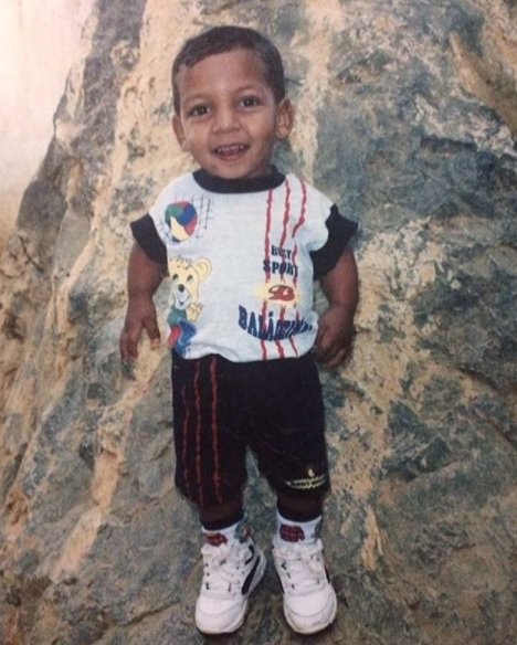 cavalinhodocec's tweet image. Está lançado o desafio: Quem é essa pessoa da foto?

Otero na infância = RETUITAR 🔁.
Tokinho na infância = CURTIR ❤️.

#TokinhoMaiorQueOAtlético