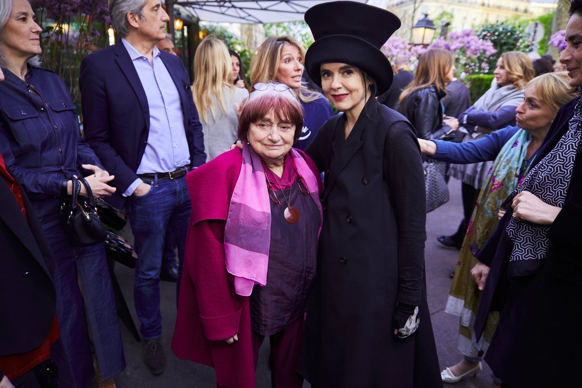 Prixlilas's tweet photo. Retour sur la soirée de remise du #PrixLilas2018. Plus de photos sur https://t.co/B43lNXZYrm cc @o_doultremont @EdLObservatoire #prixlitteraire #lesderaisons https://t.co/rNp4KF0Pm4
