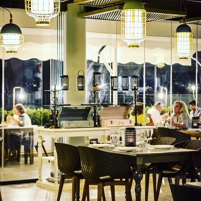 Your table is ready in Quindici Altea! -> quindicialtea.com #quindici #quindici #altea #terrace #seaview #restaurant #table #italia