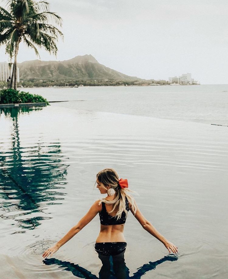 FIDM's tweet image. Do you want to learn all of the ins and outs of being an #influencer or #blogger? @officiallyquigley is coming to #FIDMLA on April 17th to share her story with us! Check out FIDM Student Activities for more info!