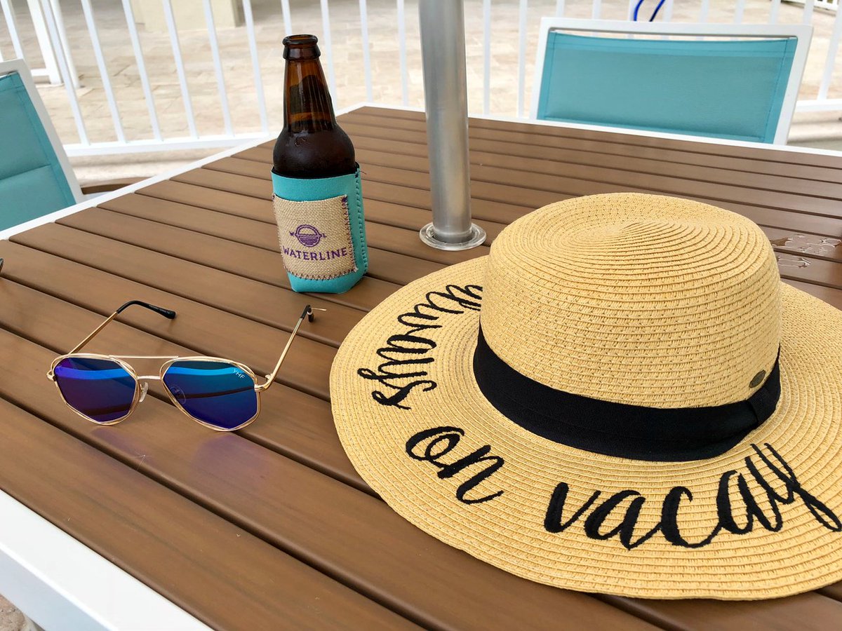 Tropical vibes and pool day ready! 🌴 Welcome to #WaterlineResort --> bit.ly/2uRmIRt

<a href="/Autograph/">Autograph</a> <a href="/StaySaltyFla/">StaySalty Florida</a> #LoveFL