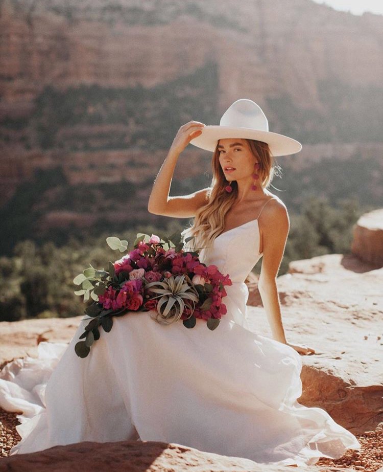 FIDM's tweet image. Do you want to learn all of the ins and outs of being an #influencer or #blogger? @officiallyquigley is coming to #FIDMLA on April 17th to share her story with us! Check out FIDM Student Activities for more info!