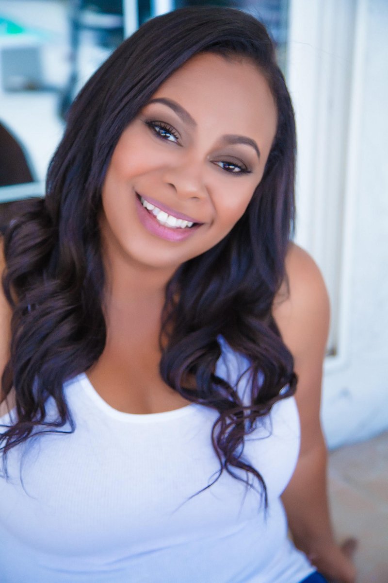 HHHHinc's tweet photo. .@RobinAyers has inspired people of all ages as a motivational speaker, author and entertainment personality. Come see her speak about her challenges and triumphs at our Scholarship Awards Benefit Gala on April 14! Details and tickets available here: https://t.co/wvWKvH9wEQ https://t.co/EmFAr1aQZL