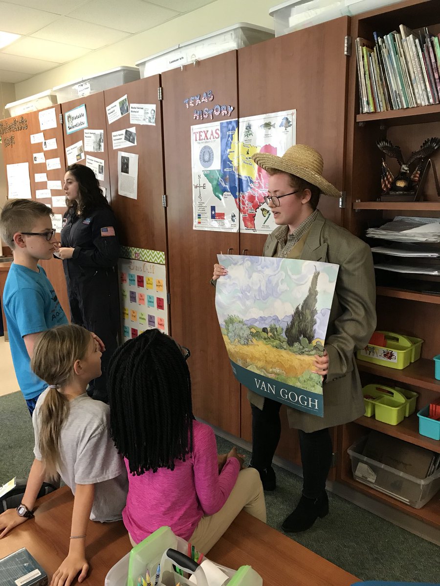 nhenderson4th's tweet photo. CFHS Rho Kappa Historians visited our fourth grade classroom today! ❤️ the Village &amp; the excitement this visit generated! #ccisdlearns #mosslearns https://t.co/rJh2qdOiWp