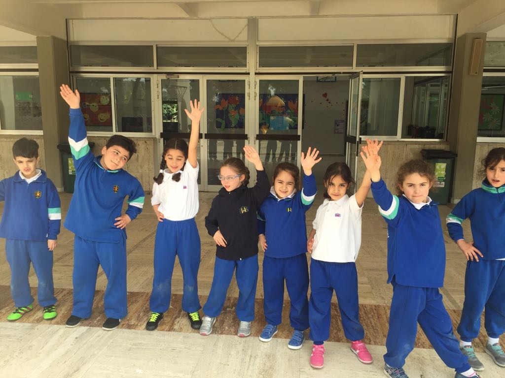 RHHS_Elementary's tweet photo. EB1A students walking, running, and doing other actions during the third language session #action_verbs https://t.co/TuR95xhMt7