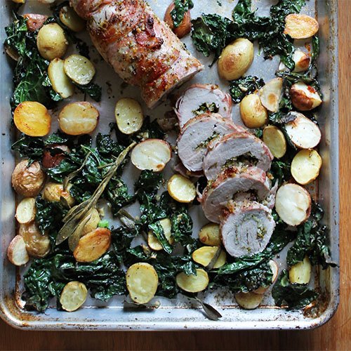 markethallfoods's tweet image. Tuscan flavor, made for weeknight cooking. Try our recipe for Porchetta-Style Pork Tenderloin w/ Roasted Potatoes &amp;amp; Kale (The secret? Wild Italian fennel pollen!) #weeknightcooking #quickmeals #sheetpandinner #fennelpollen #spiceoflife - mailchi.mp/markethallfood…