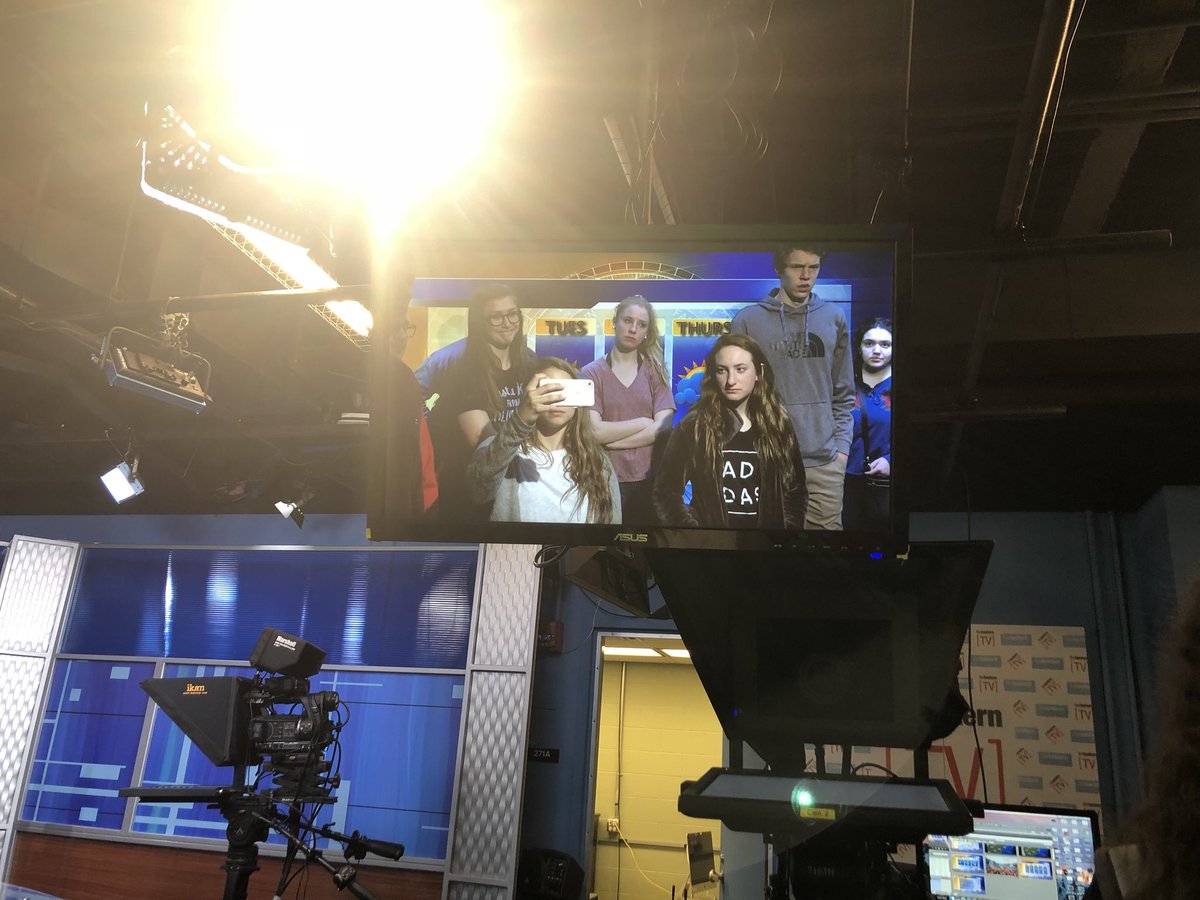 ua_live2019's tweet photo. Exciting experience for the UA Alive cast today!!  #thelantern #osu #iheartmedia https://t.co/uwCTq2AZJe