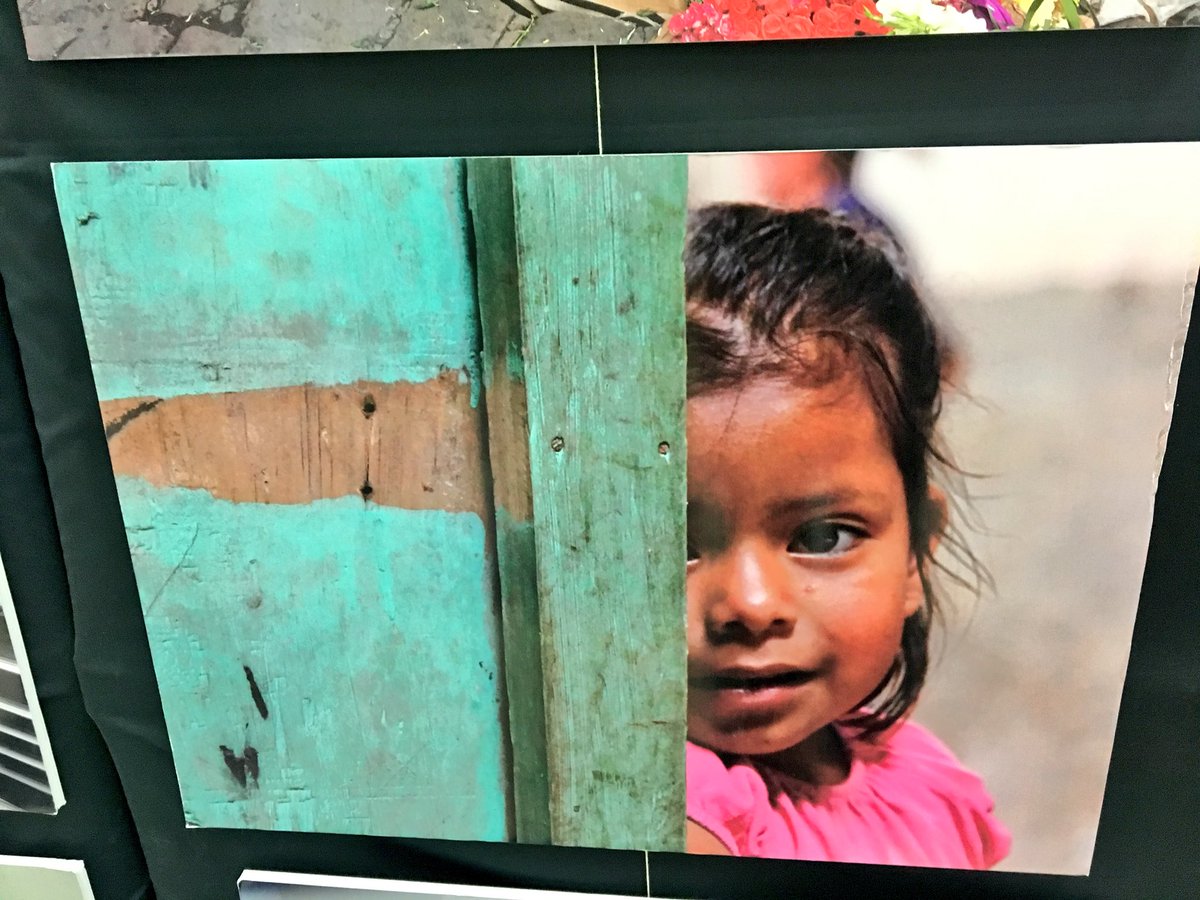 hujuanramon's tweet photo. Desde hoy, la ciudadanía puede disfrutar de la exposición de fotos de @Ibermed1, en la que participan #Profesionales del @ahjuanramon, de diferentes especialidades. Sus proyectos, son de índole quirúrgica, educativa, de salud y nutrición, entre otros. ¡No te la pierdas!😍🖼 https://t.co/elEIr0ywEz