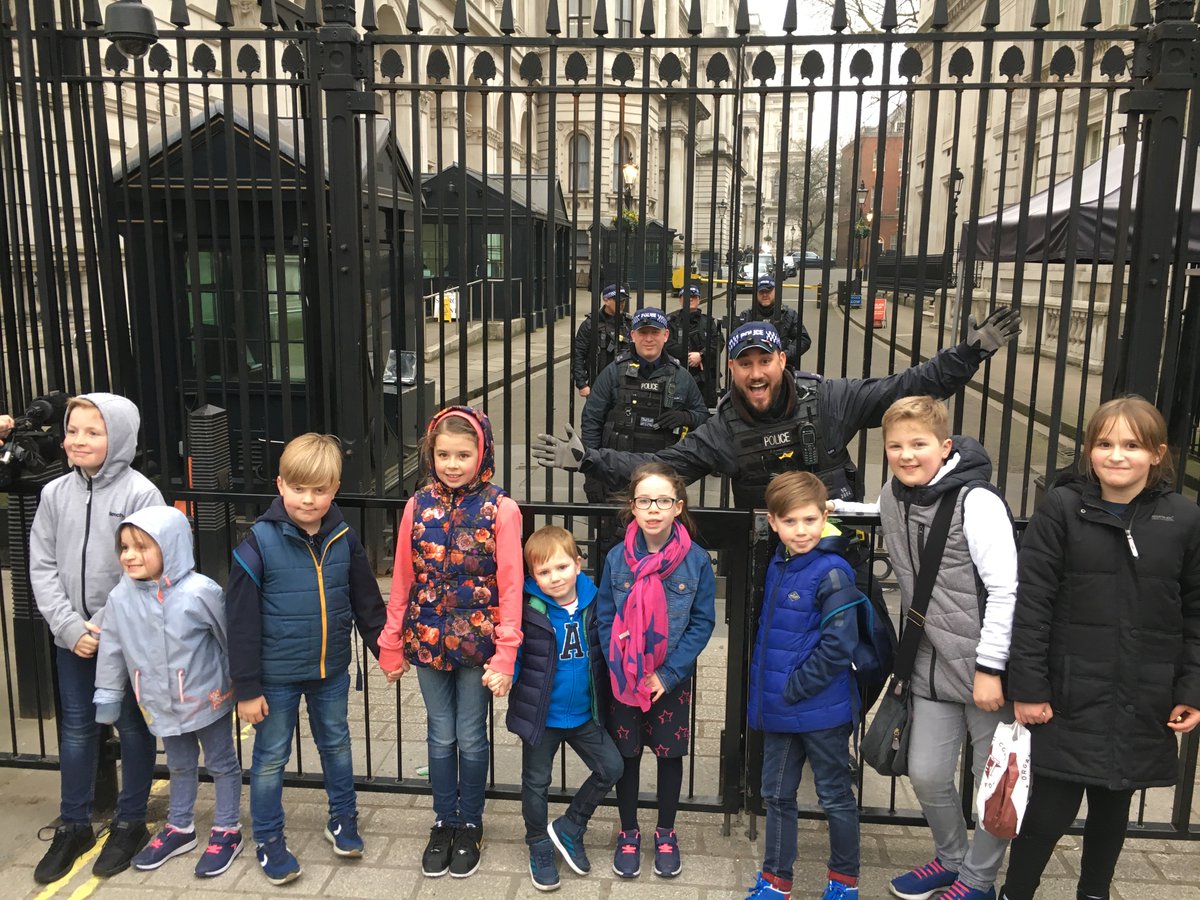 cazmorgan1's tweet photo. #downingstreet https://t.co/DlBEKMDj2q
