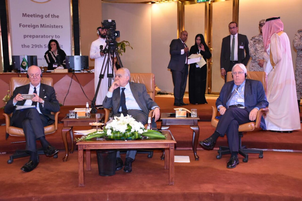 DrAbuGhazaleh's tweet photo. Very pleased to meet #UN Special envoy to #Syria  #Staffan_De_Misture &amp; #UN Special Envoy to #Libya @GhassanSalame &amp; #UN Special Envoy to #yemen #Martin_Griffiths @OSE_Yemen #Arab_Summit meeting #Reyad @AlaaMalhas @SausanGhosheh https://t.co/2UERD0IsNl