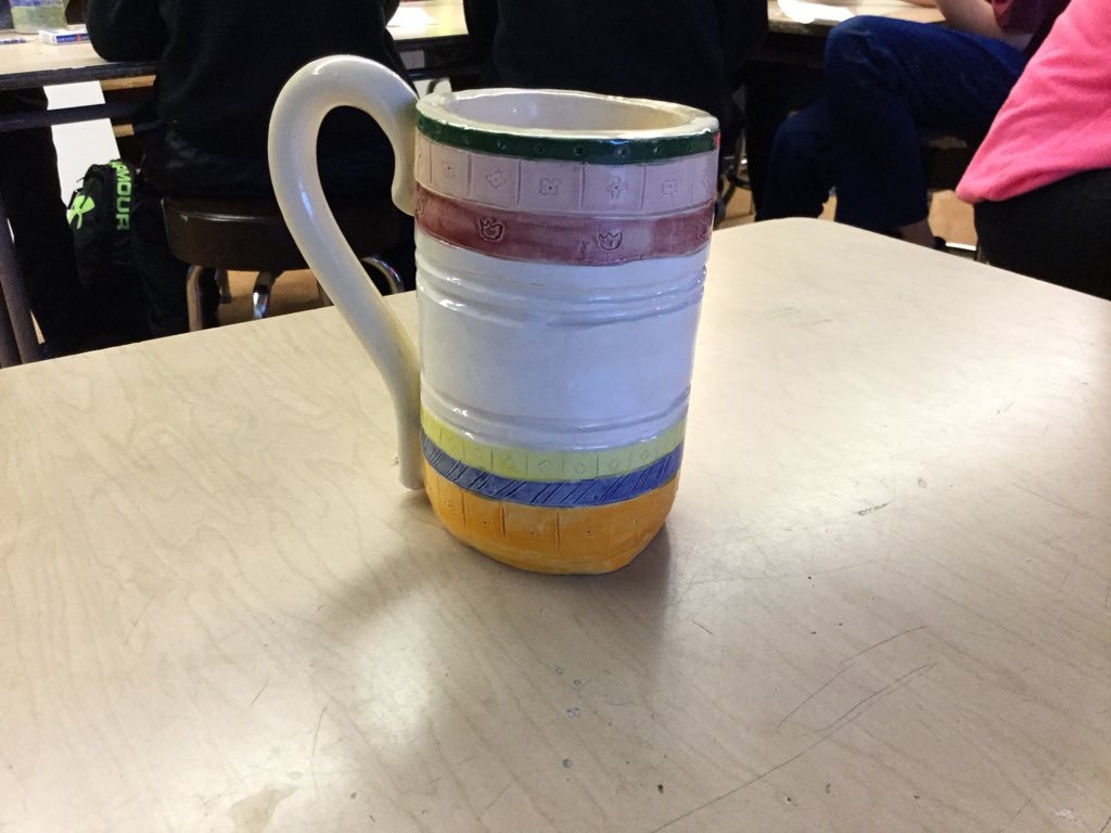 GorvettART's tweet photo. Our first round of Slab Mugs from our 3rd quarter rocks star artists. #dg58learns ❤️ https://t.co/7n848Rsf7t