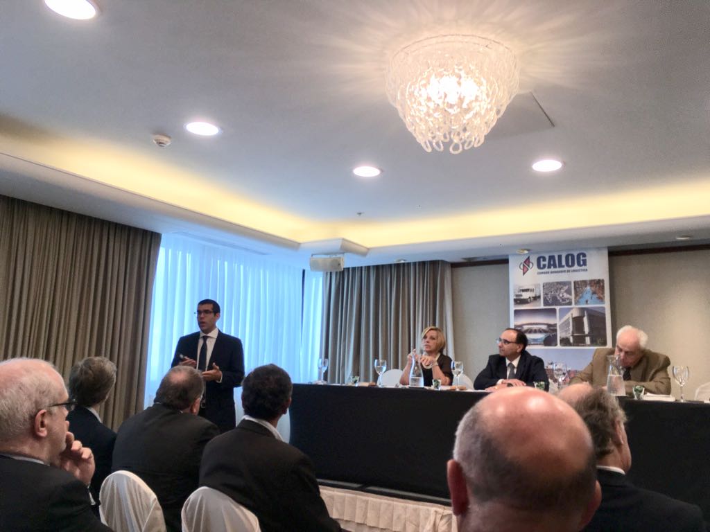 CINOI_UM's tweet photo. Hoy presentamos el #índiceCALOG realizado en conjunto con #CALOG. Estuvieron en el panel el Ministro Víctor Rossi, el intendente @Dmartinez_uy, la Cra. Ana Rey y el presidente de CALOG Sr. Juan Carlos de Leon. El equipo de trabajo del @CINOI_UM fue @THagenlocher y @martintanco https://t.co/DZ2ZTeGLnB